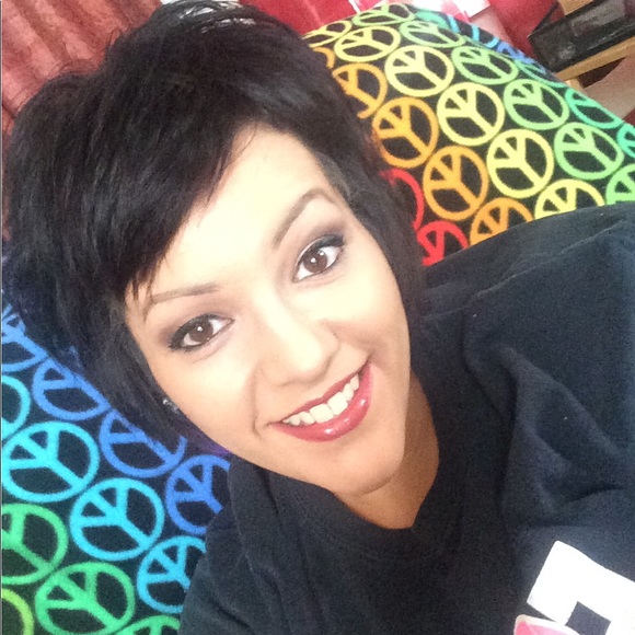 Meet your Posher, Jackie - Picture 4 of 6